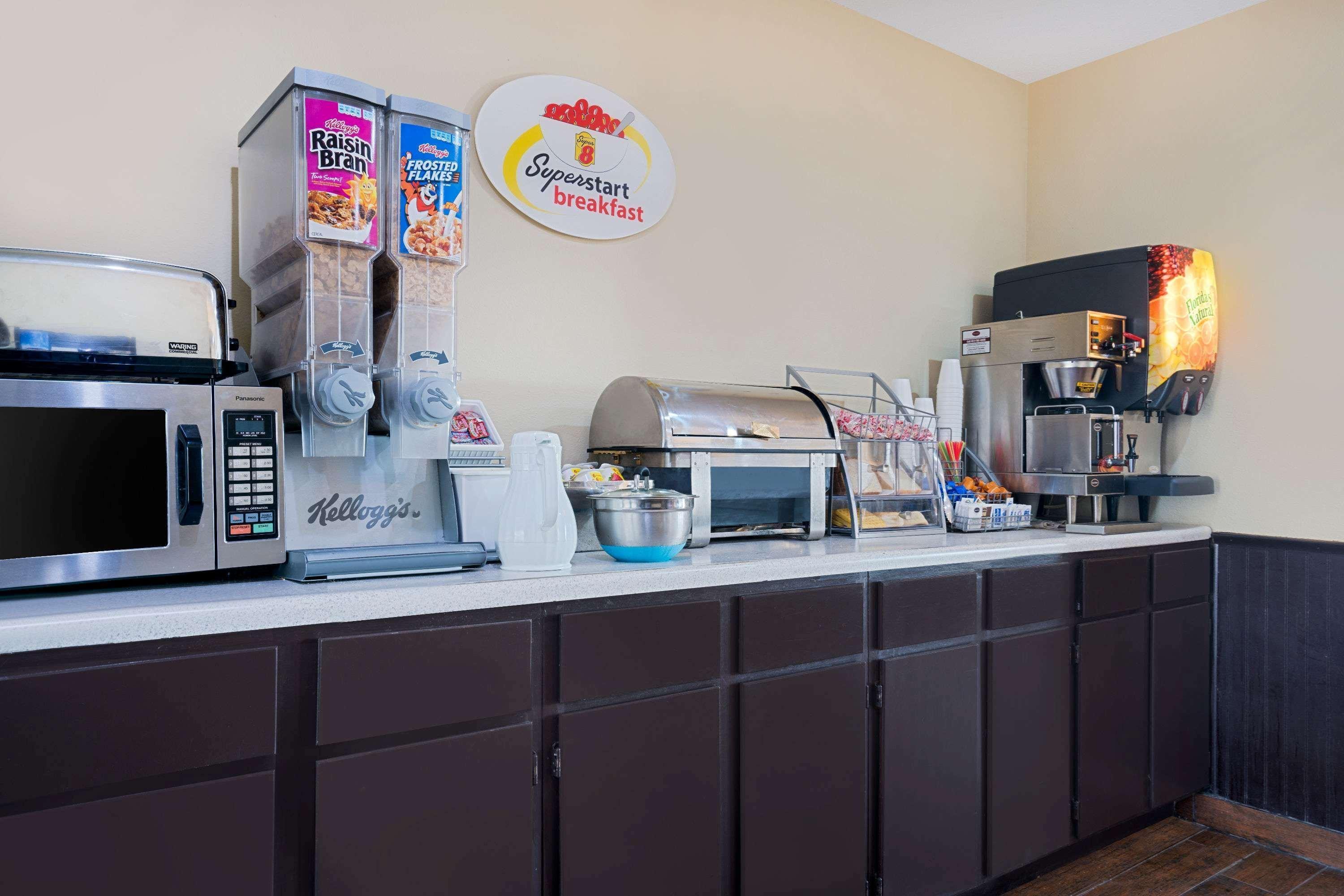 Super 8 By Wyndham Marshall Mn Zewnętrze zdjęcie